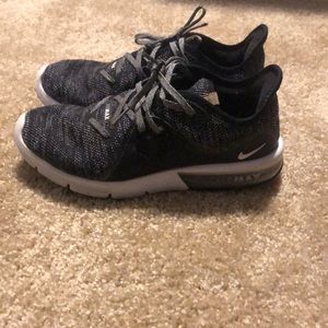 Nike Air Max’s Black and grey Size 8